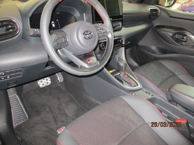 Fahrzeugabbildung Toyota Yaris Hybrid GR Sport