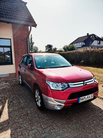 Mitsubishi Outlander 2.0 - 2WD - Kamera - 8fach - Anhänger