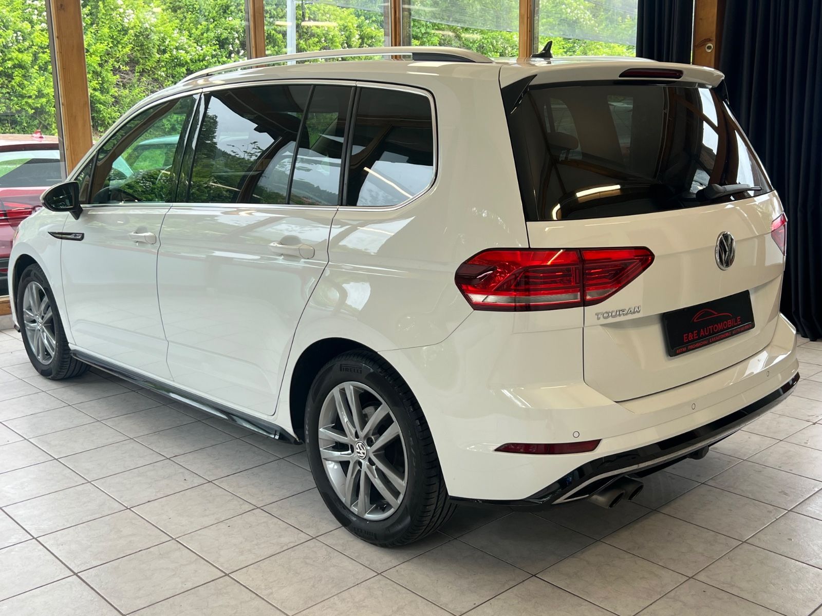 Volkswagen Touran Highline R-LINE DSG ACC AHK PDC 7-SITZER foto 3