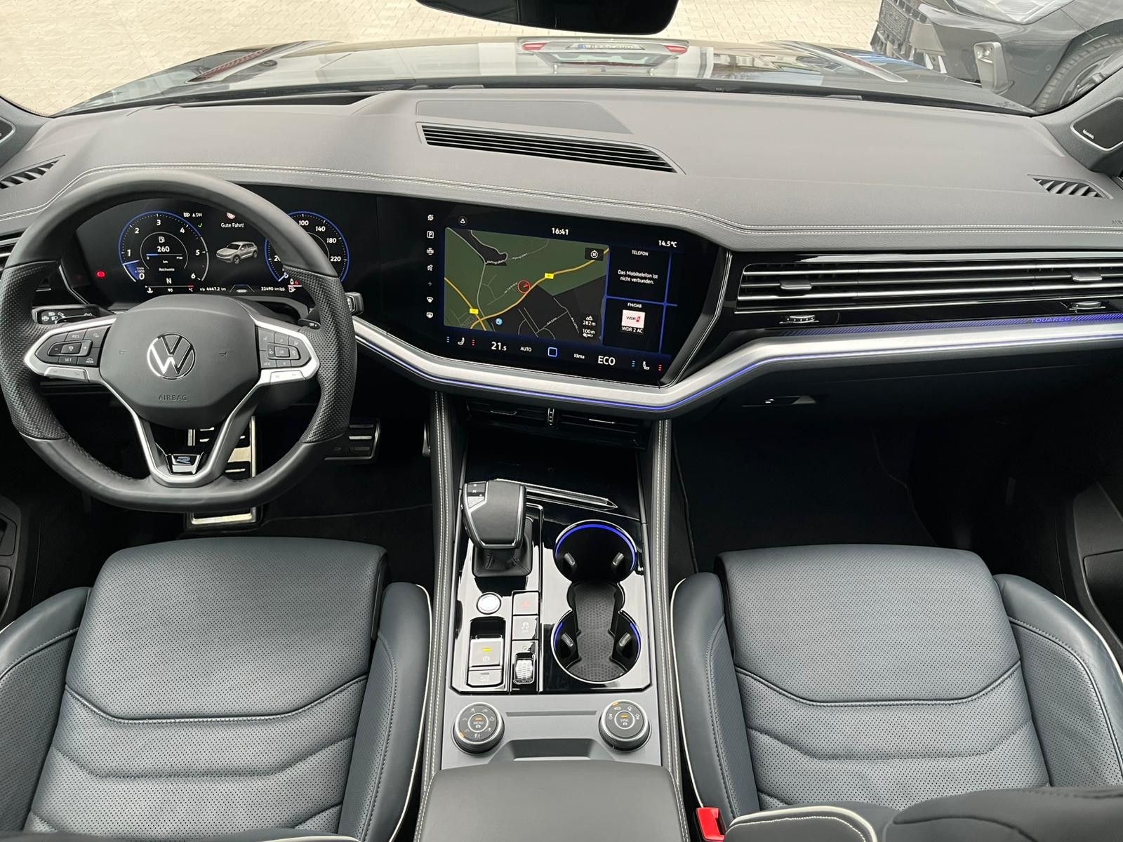 Fahrzeugabbildung Volkswagen Touareg 3.0TDI 4M R-Line VOLL Black 22" UPE 114T