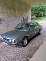 BMW e28 525e Automatik Tausch e23 e32 e28 ... - BMW 525 aus 1985