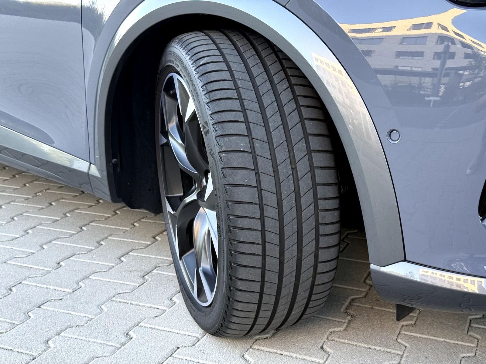 Fahrzeugabbildung CUPRA Formentor VZ 2.0 TSI DSG 4Drive 360°|PANO|KW V3