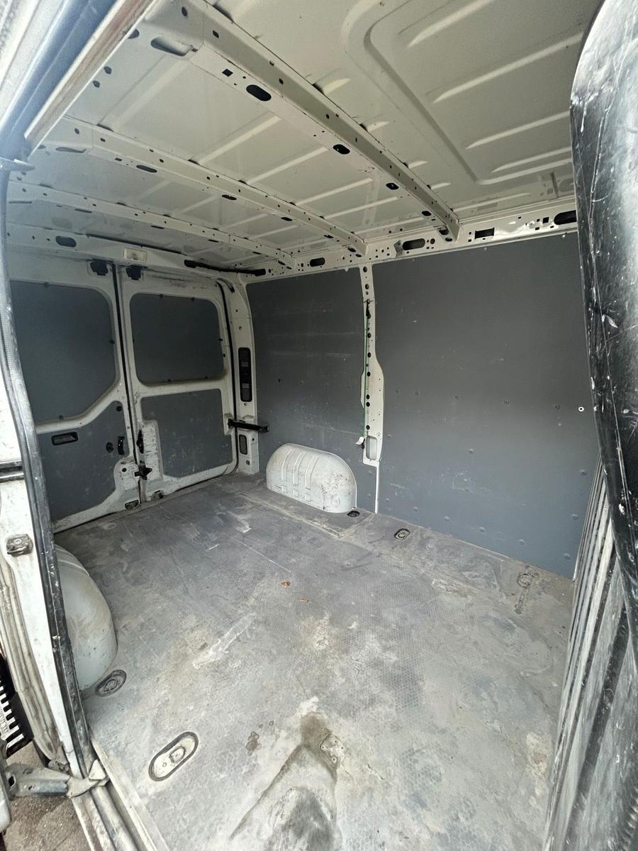 Nissan NV400 2015 — engine 136 HP (100kW)