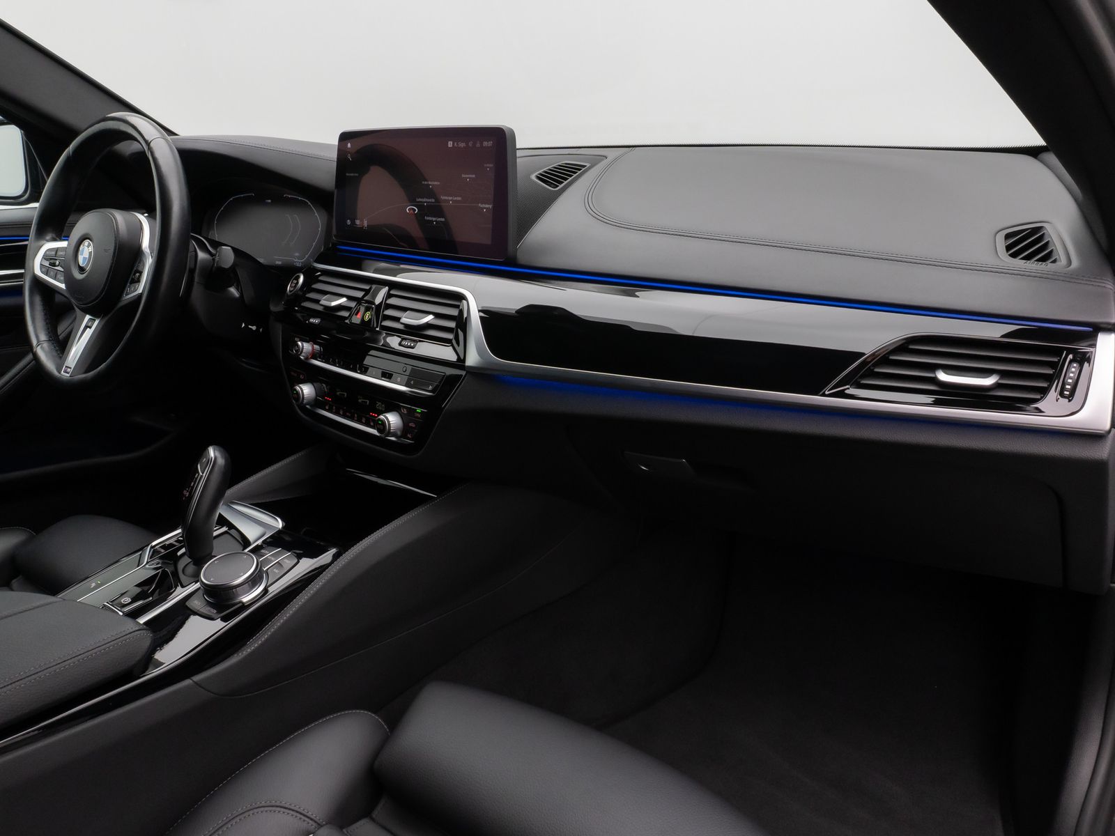 Fahrzeugabbildung BMW 520i M Sport Kamera DAB AHK Alarm Komfort 19Zoll