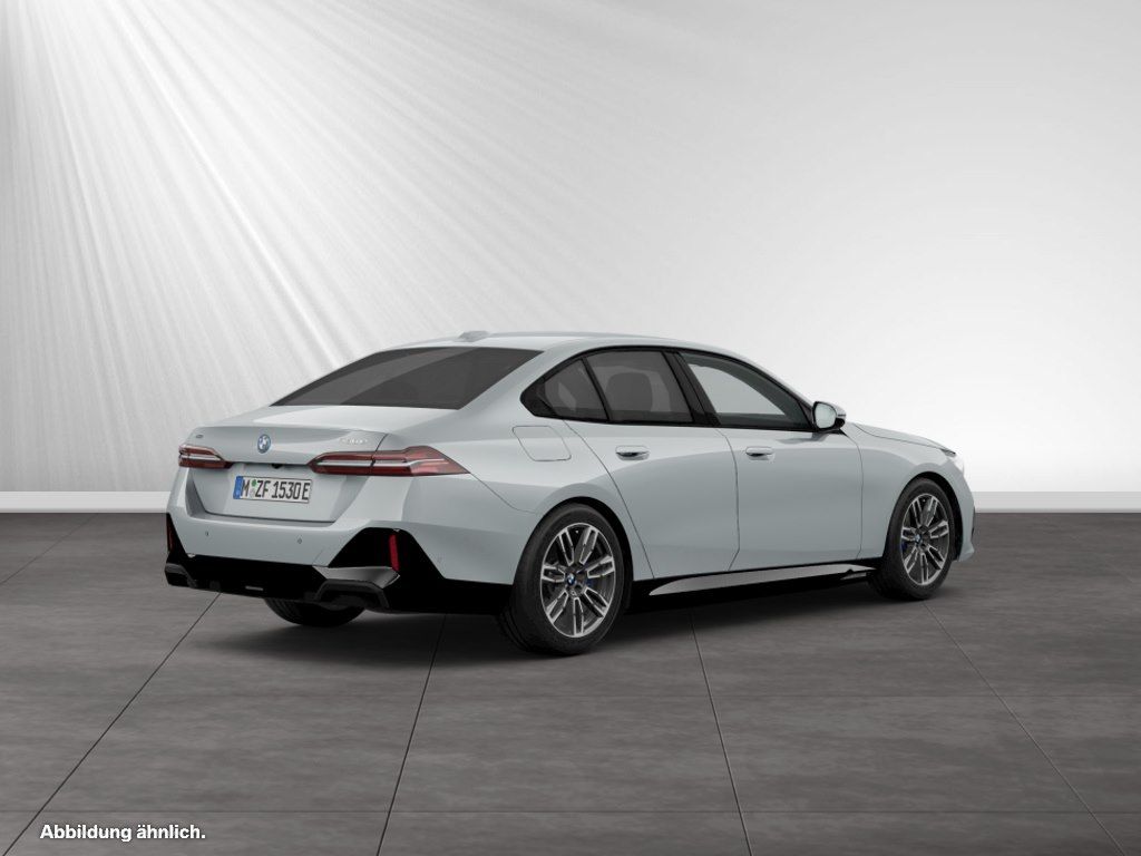 BMW 530e xDrive M Sport Head-Up DA&PAProf. H K foto 2