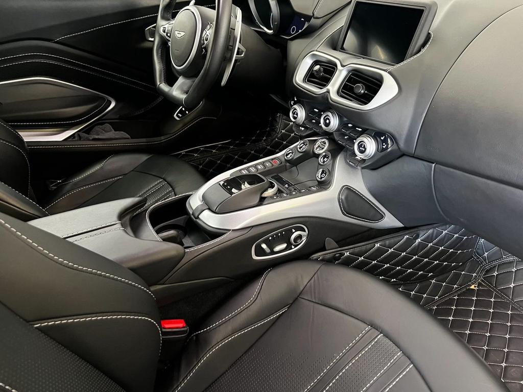 Aston Martin V8 Vantage