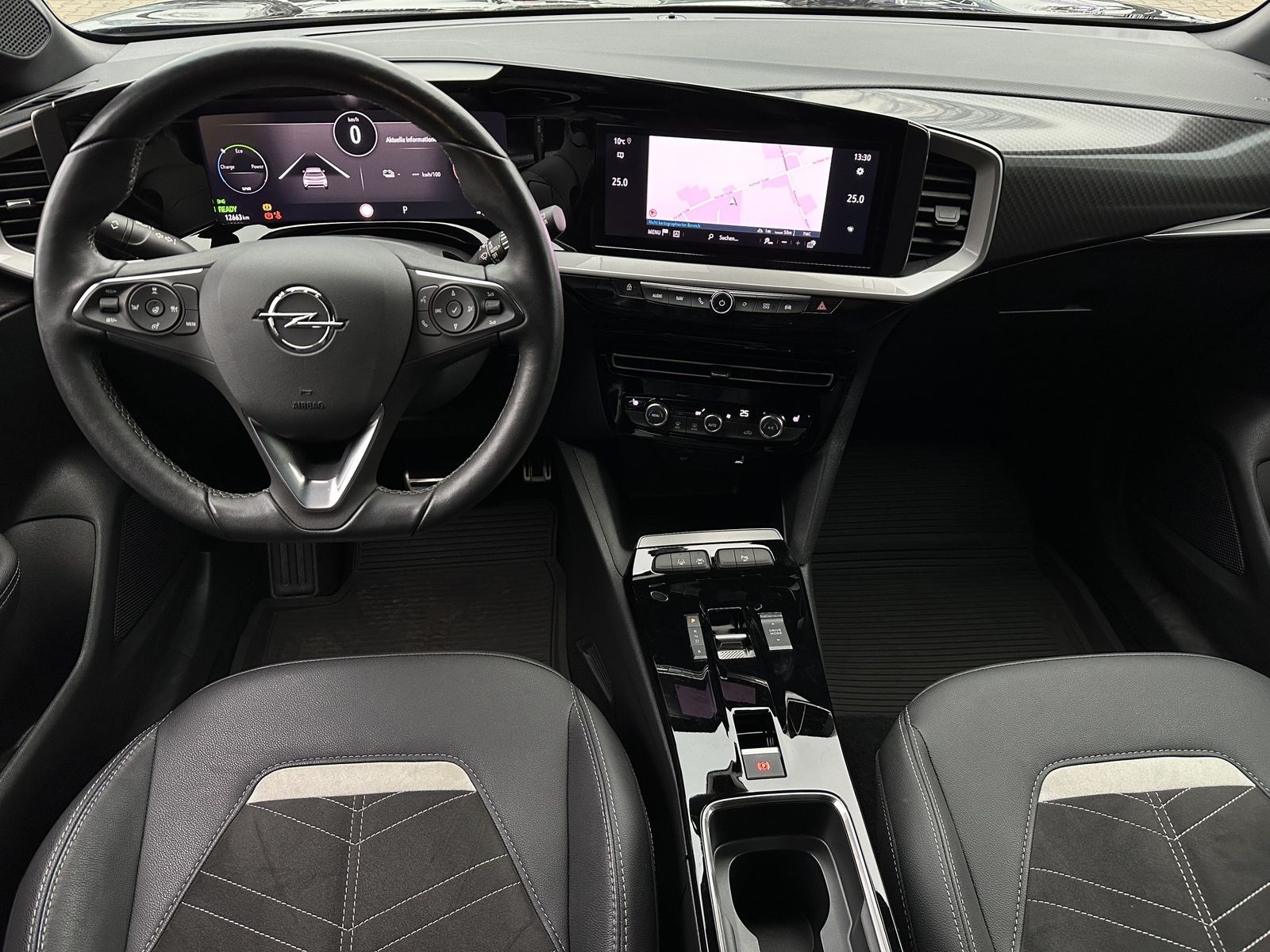 Fahrzeugabbildung Opel Mokka-e Ultimate NAV+LED+KAMERA+CARPLAY+DAB+1HD