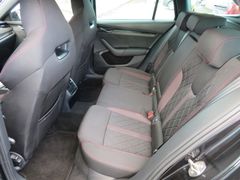SKODA Octavia Combi 2.0 TDI RS 4x4 DSG Reise Ahk Navi SKODA Octavia Combi 2.0 TDI RS 4x4 DSG Reise Ahk Navi