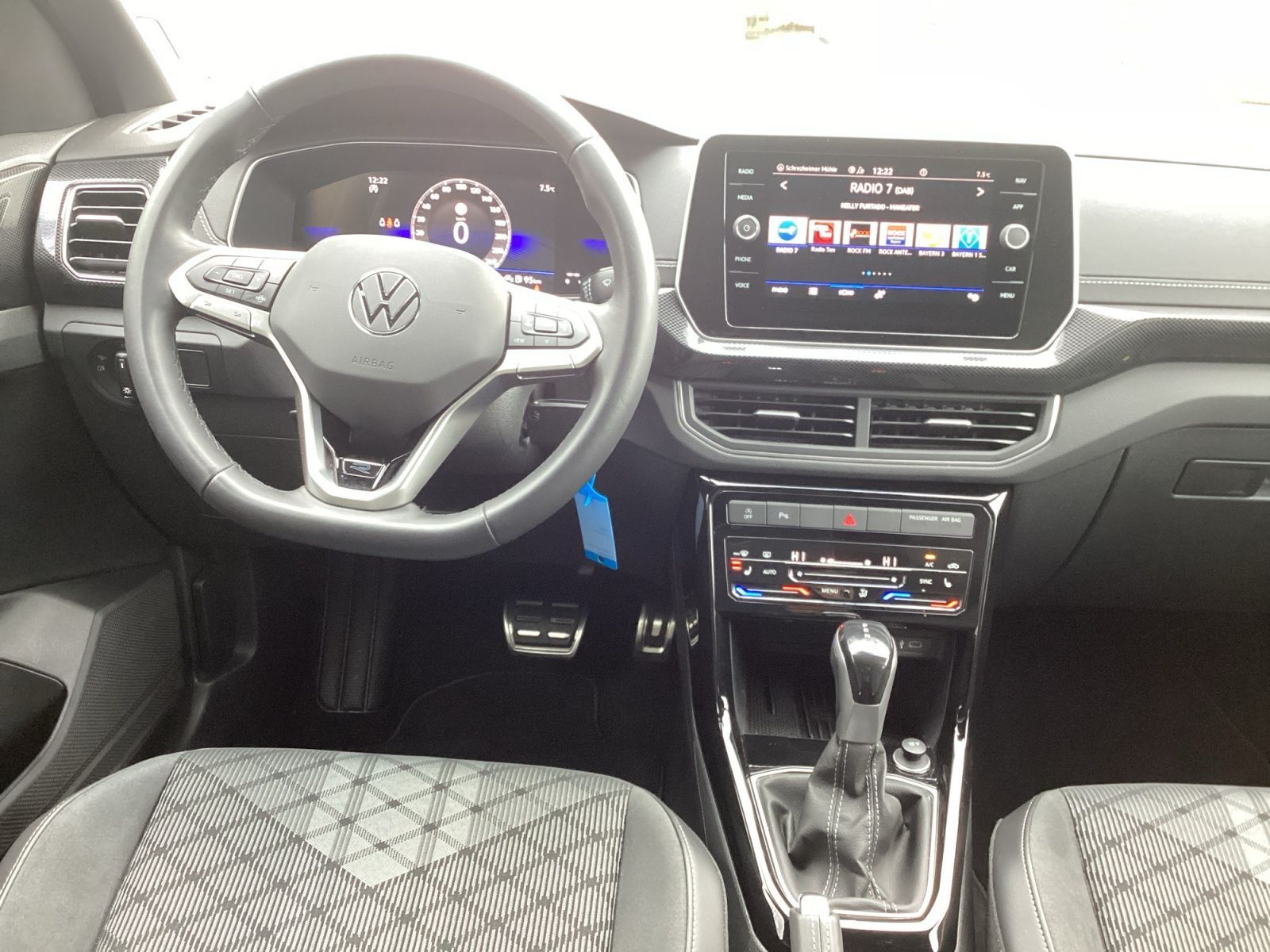 Volkswagen T-Cross - Bild 8