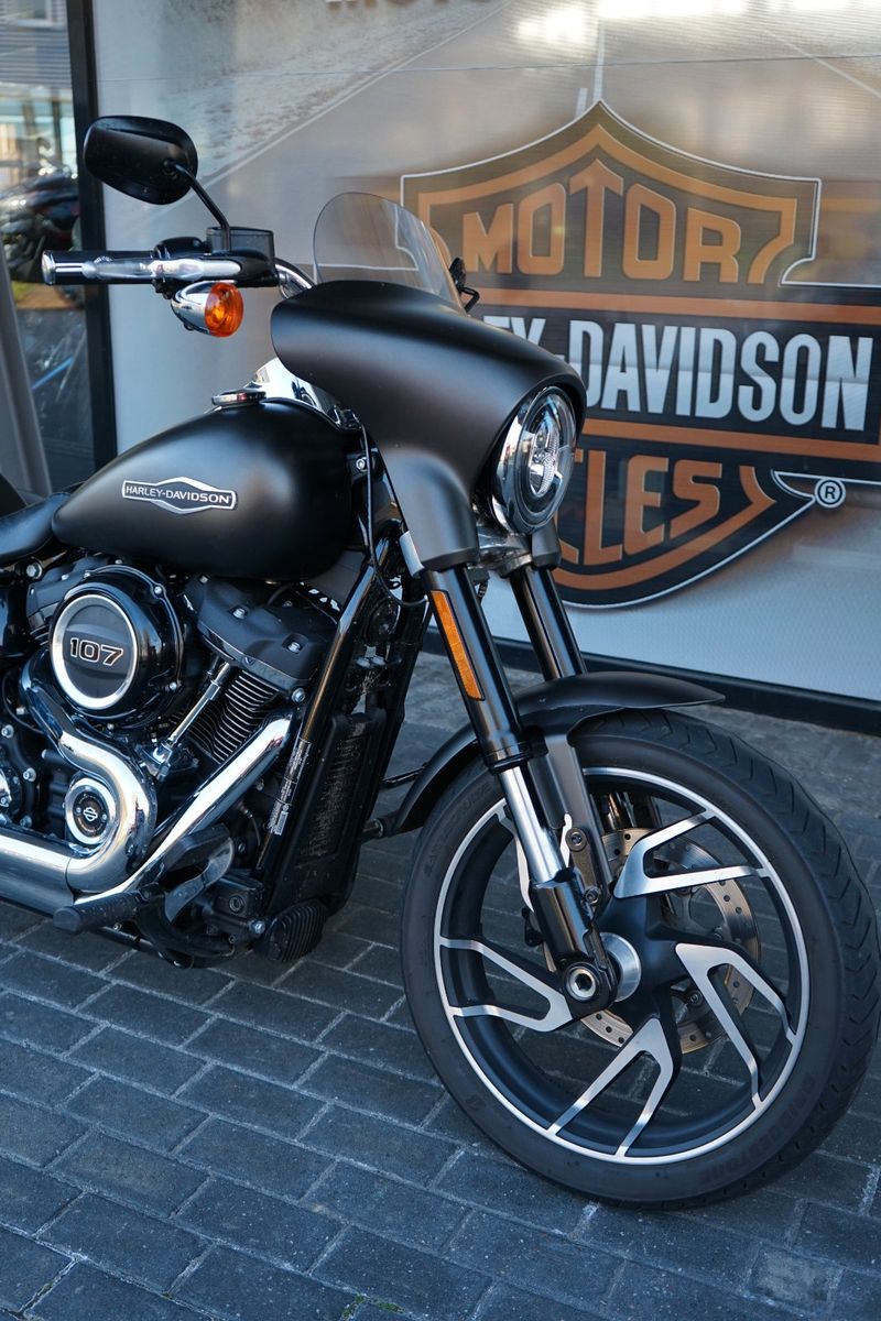 Fahrzeugabbildung Harley-Davidson Sport Glide 107 - MY20 - Guter Zustand - Jekill