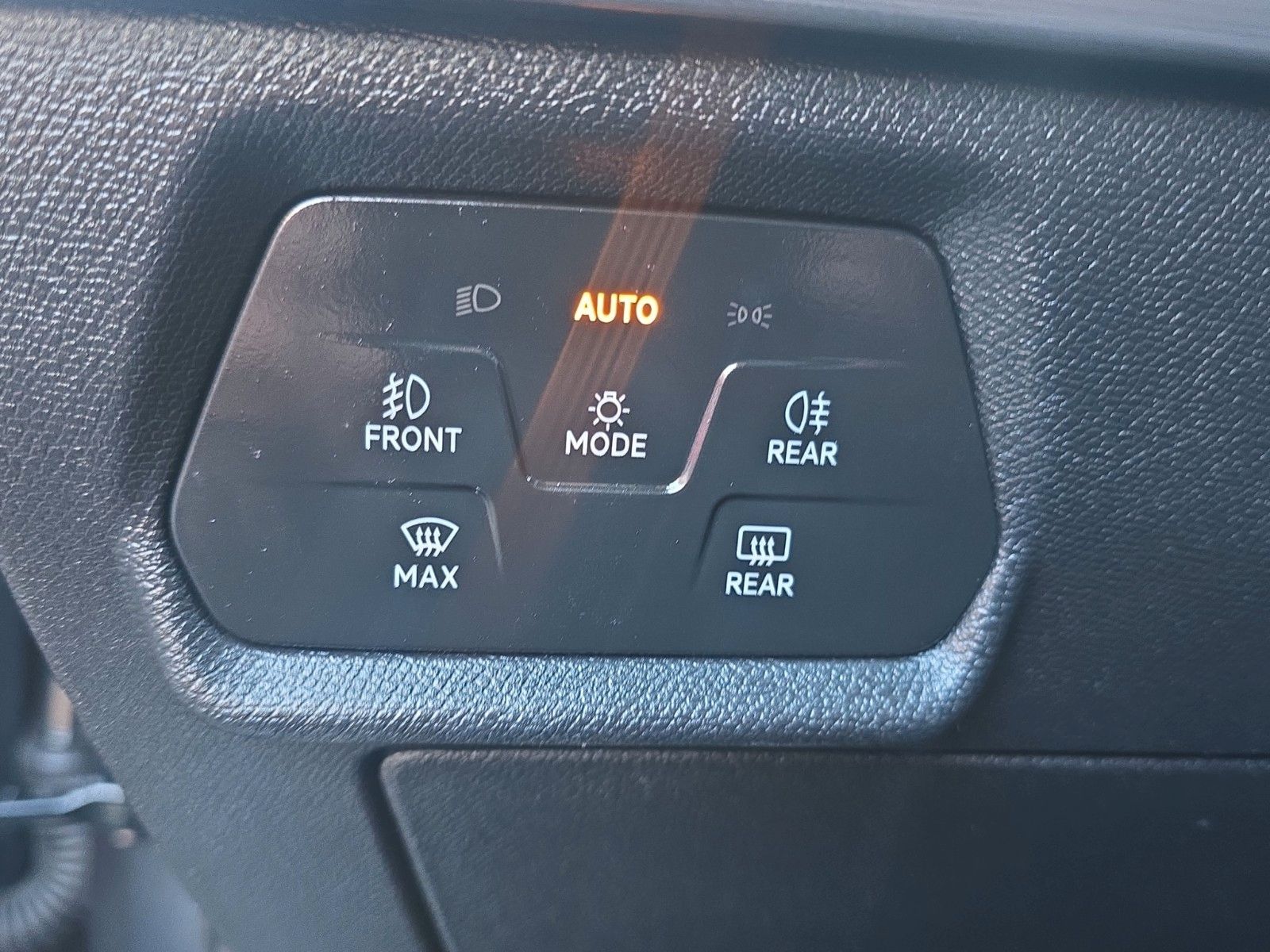 Fahrzeugabbildung SEAT Leon FR Sports LED+NAV+APP+ACC