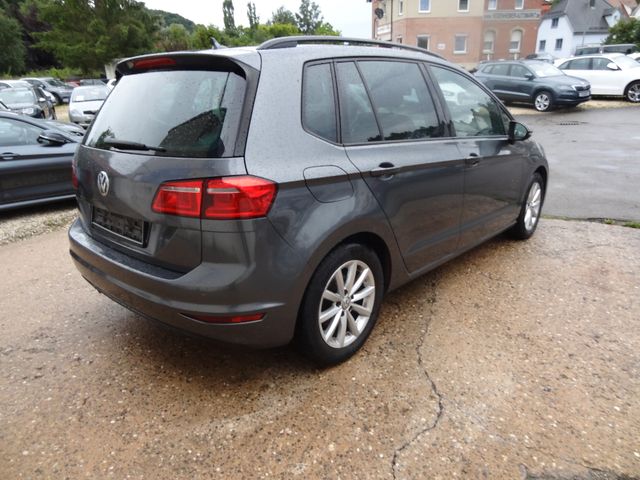 Fahrzeugabbildung Volkswagen Golf Sportsvan VII Lounge/Xenon/Euro6/150PS/AHK/