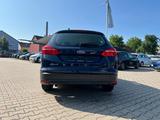 Ford Focus Turnier 1.5 TDCi Business *Navi sitzh. AHK - Ford Focus: Turnier Tdci