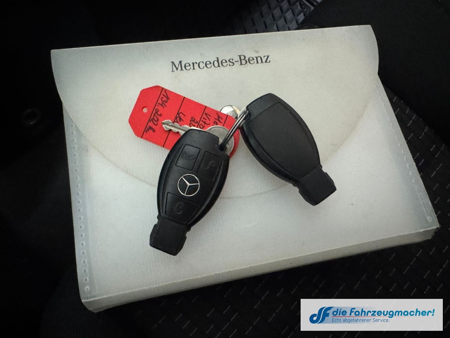 Fahrzeugabbildung Mercedes-Benz Vito Mixto 116CDI 4x4 extralang SORTIMO AHK Navi