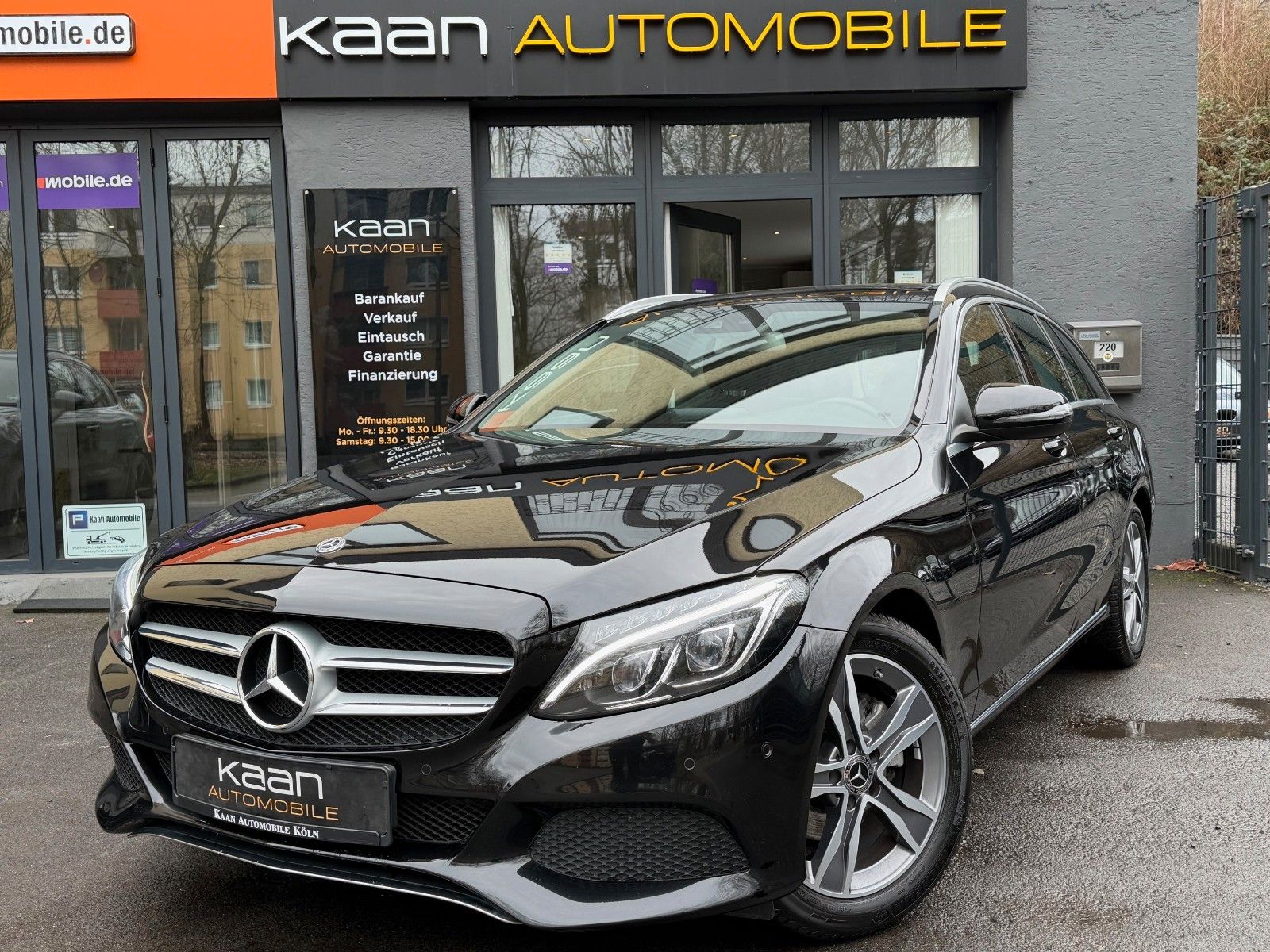 MERCEDES-BENZ C 180 CGI T Avantgarde/LED/LEDER/PANO/NAVI/AHK