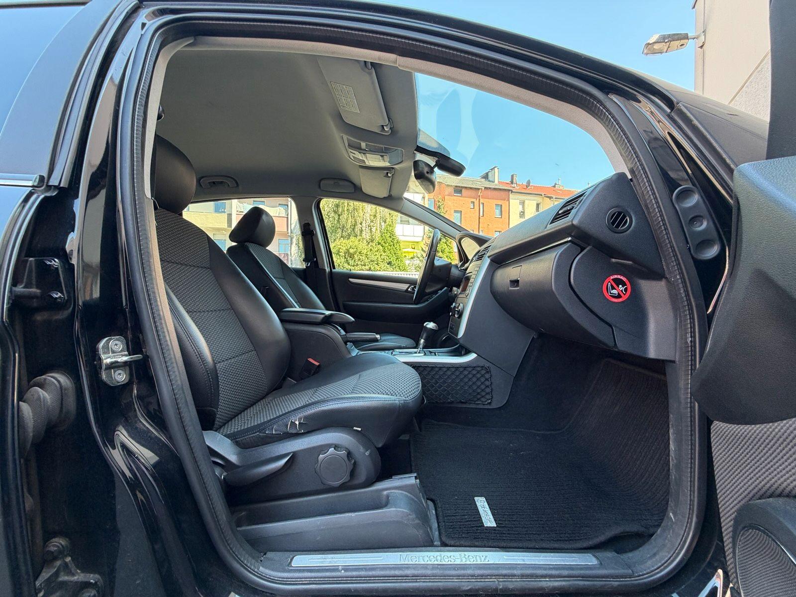 Mercedes-Benz B200 2009 — photo 7