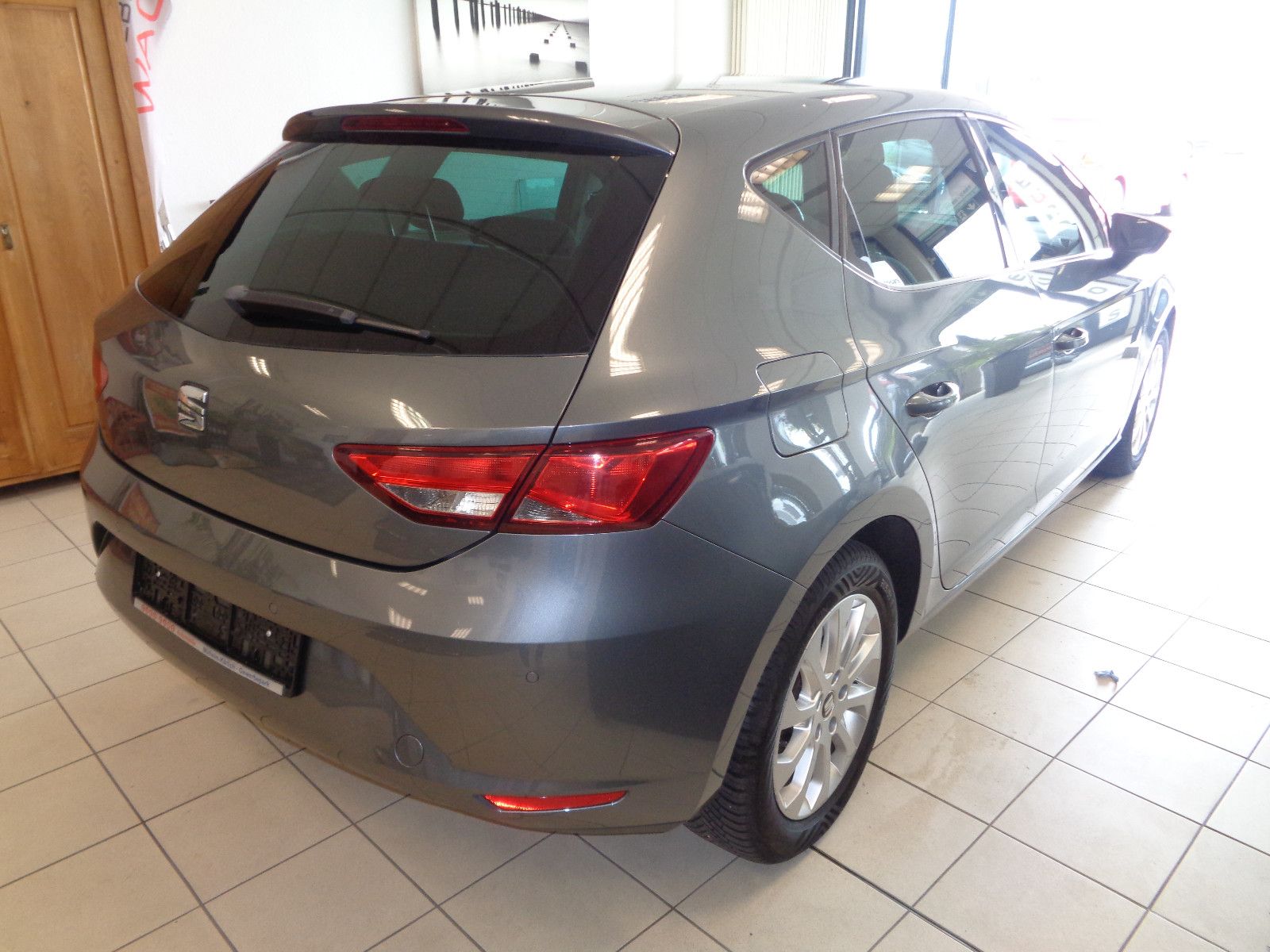 Fahrzeugabbildung SEAT Leon 1.4 TSI 92kW / NAVI / KLIMA / GARANTIE