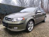 Chevrolet Lacetti zu verkaufen! - Chevrolet Lacetti mit Benzin-Antrieb