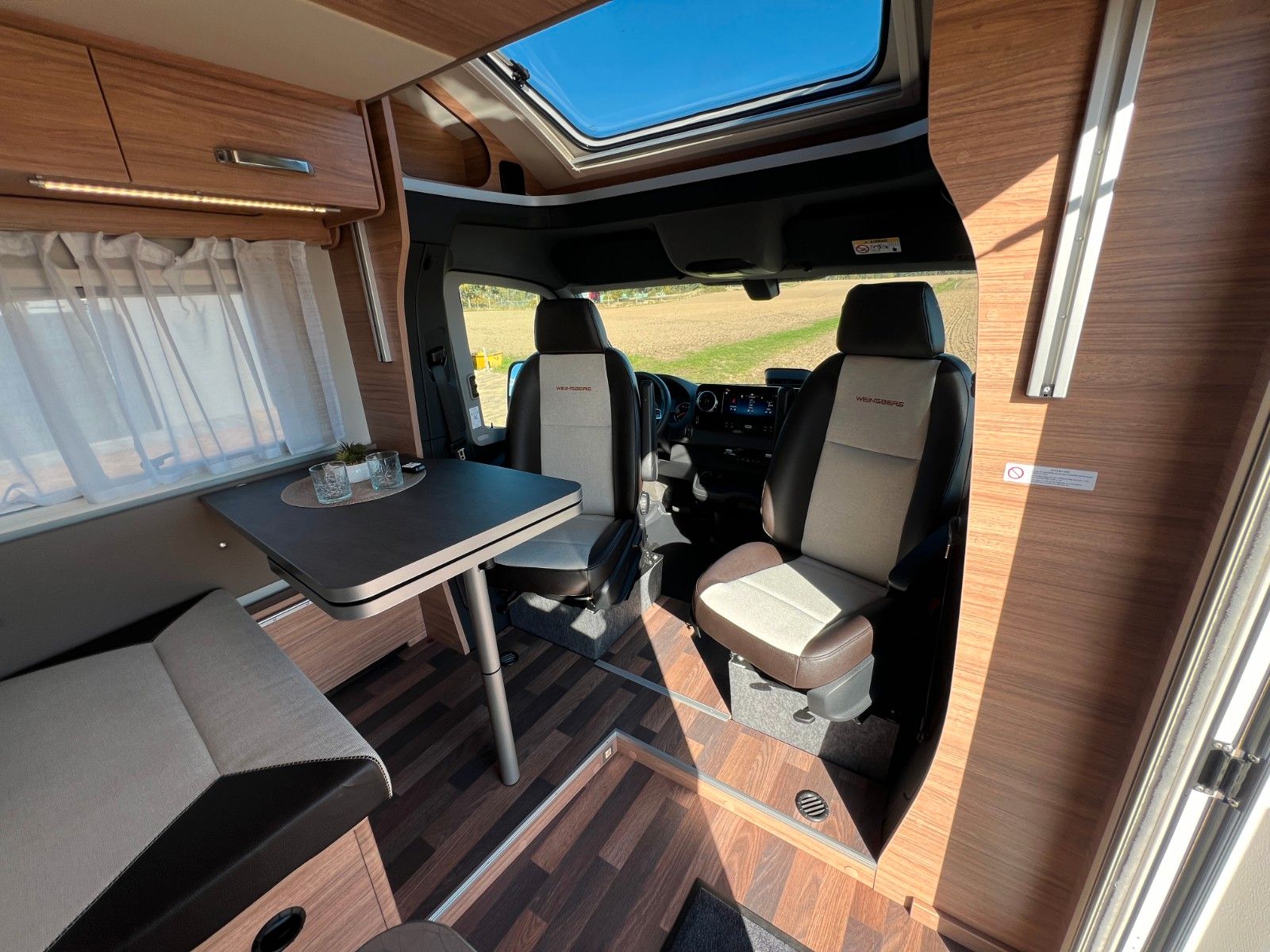 Fahrzeugabbildung Weinsberg CaraCompact Suite 640 MEG ED Pepper 2025