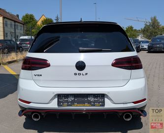 Volkswagen Golf - 6