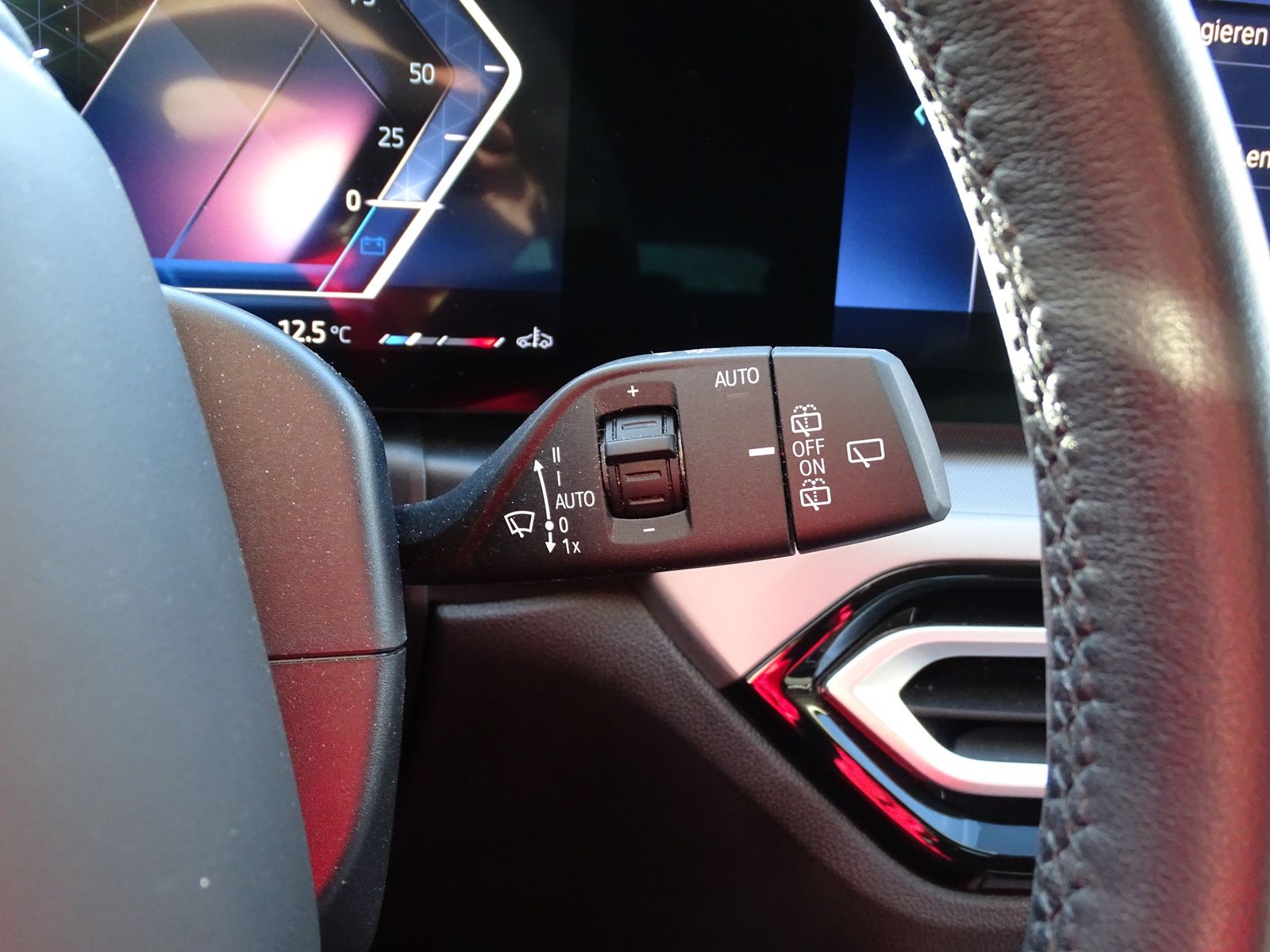 BMW 318d Advantage Aut. LED Navi Head-Up AHK Kamera foto 24