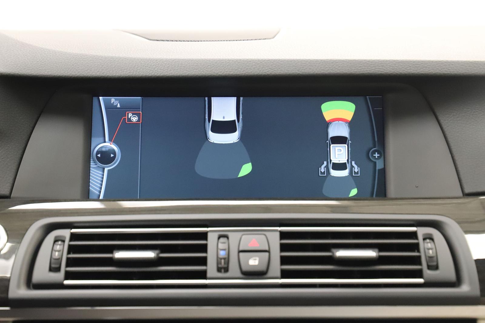 BMW 523i 3.0 204PS Automatik S-Dach ACC HUD Navi LED