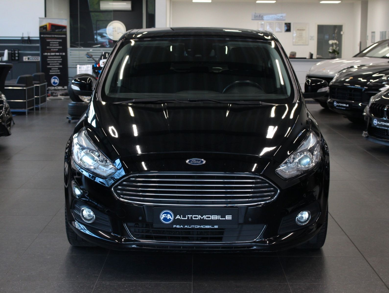 Fahrzeugabbildung Ford S-Max 2,0 EcoBlue *Tinanium