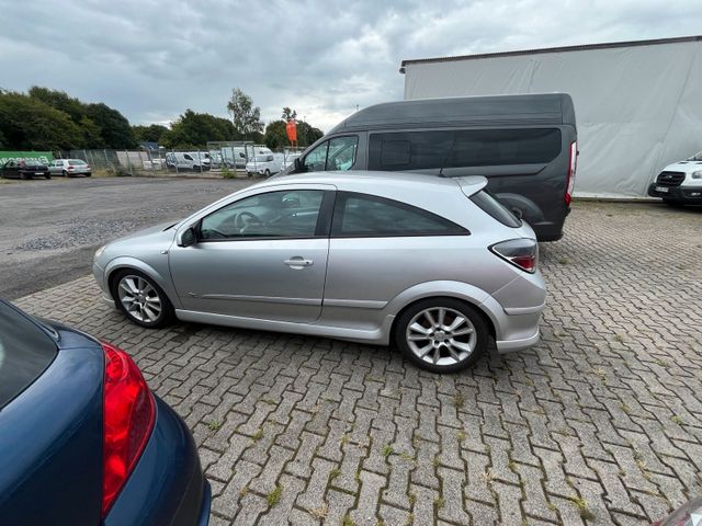 Opel Astra H GTC OPC Line