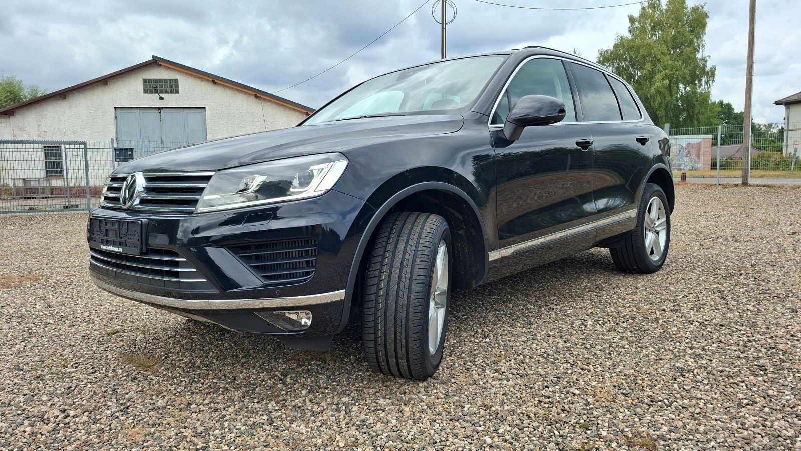 Volkswagen Touareg - 1