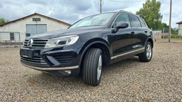 Volkswagen Touareg - 1