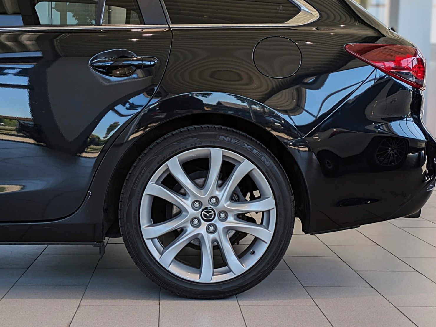 Fahrzeugabbildung Mazda 6 Kombi Center-Line KLIMAAUT SITZHEIZG NAVI 19''