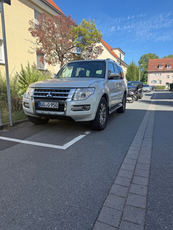 Image of Mitsubishi Pajero