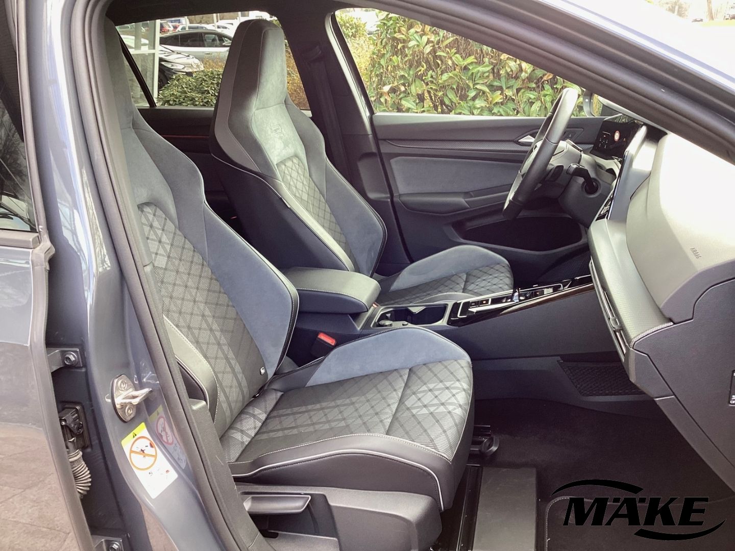 Golf R-Line 1.5 eTSI DSG ACC IQ.L NAV RFK