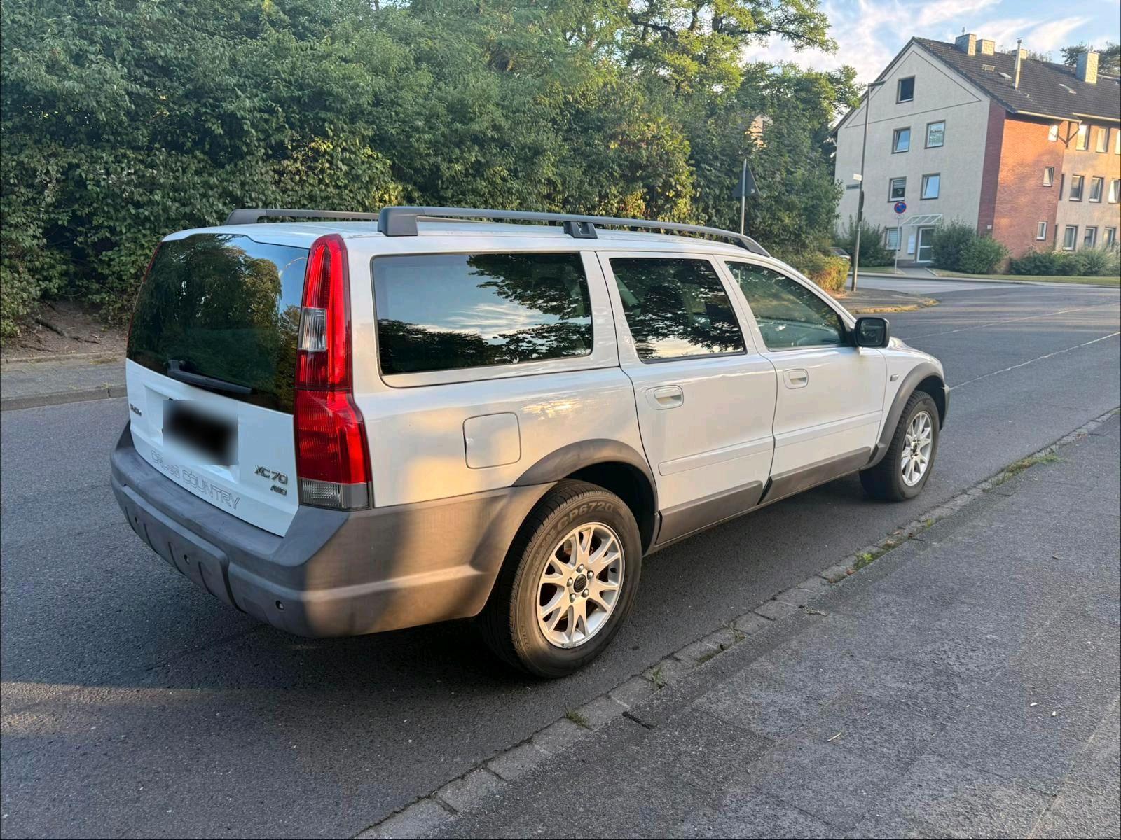 Volvo XC70 2004 — interior
