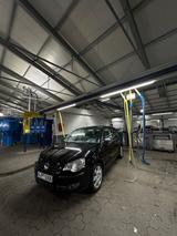 Volkswagen Polo 1.6 Benzin mit PDC Bluetooth - Volkswagen Polo aus 2006: 1.6