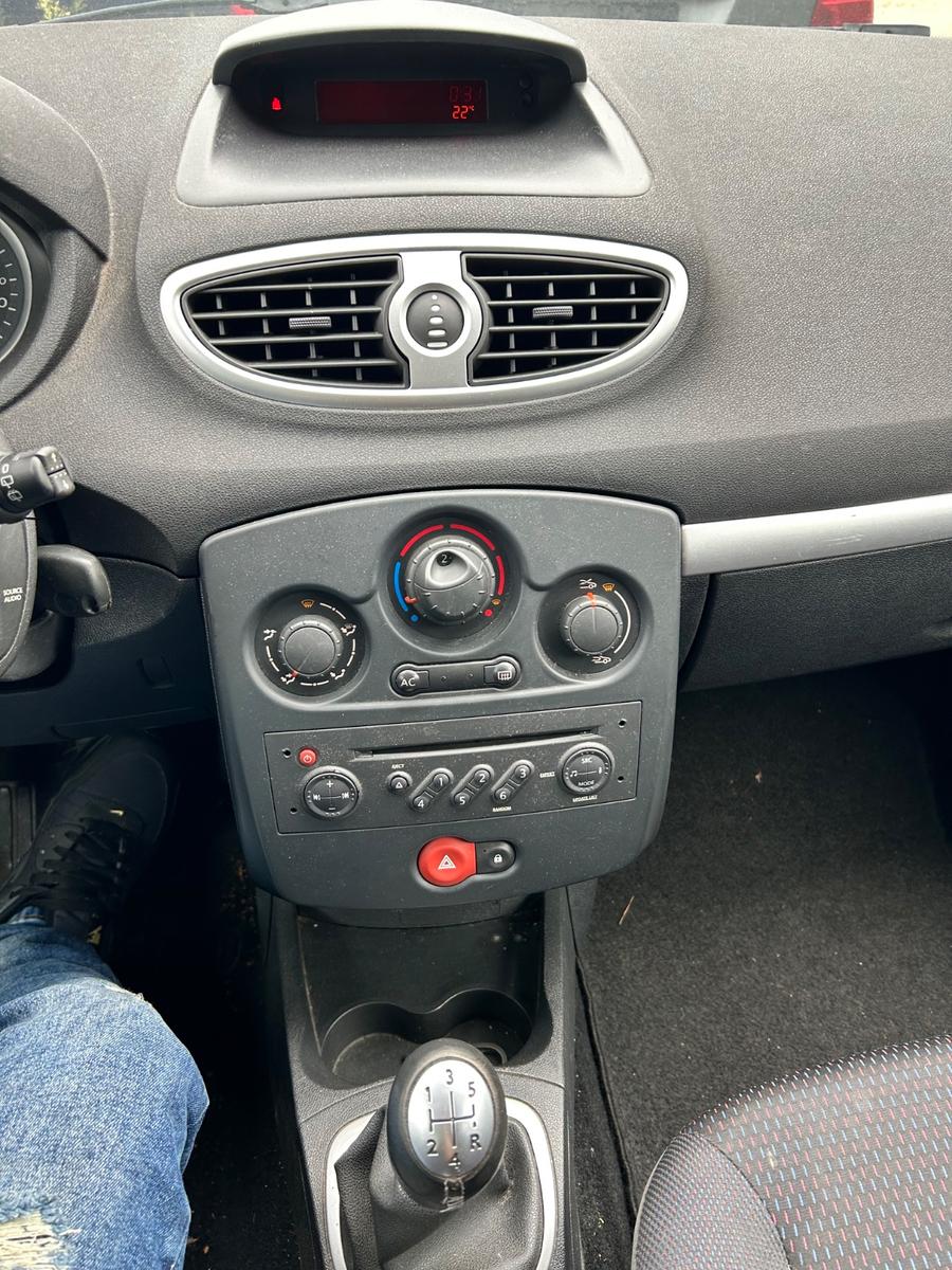Renault Clio 2008 — photo 12