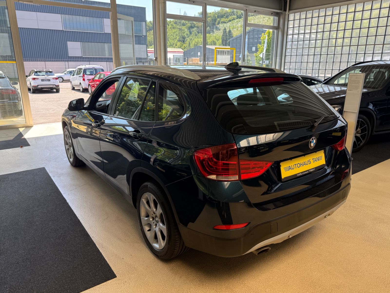Fahrzeugabbildung BMW X1 sDrive 16 d