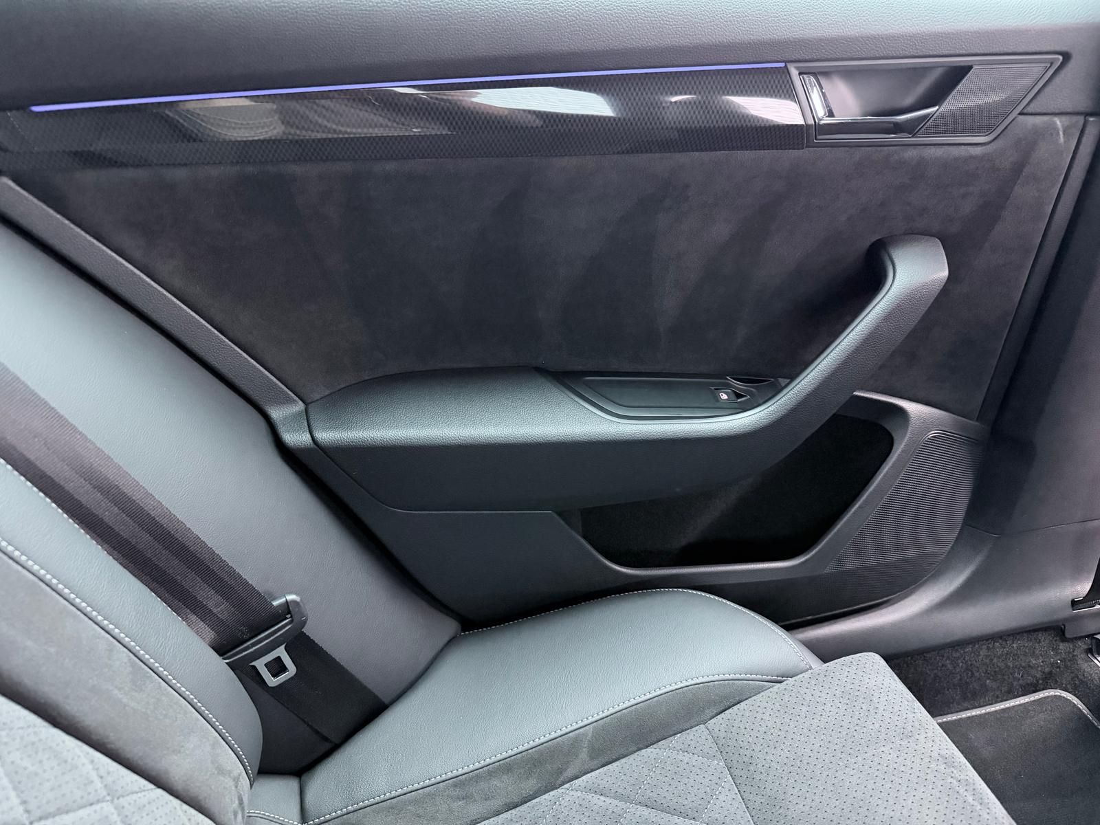 Fahrzeugabbildung SKODA SPORTLINE 2.0 TDI/VIRTUAL/R-CAM/LED/ACC/DCC/DAB+