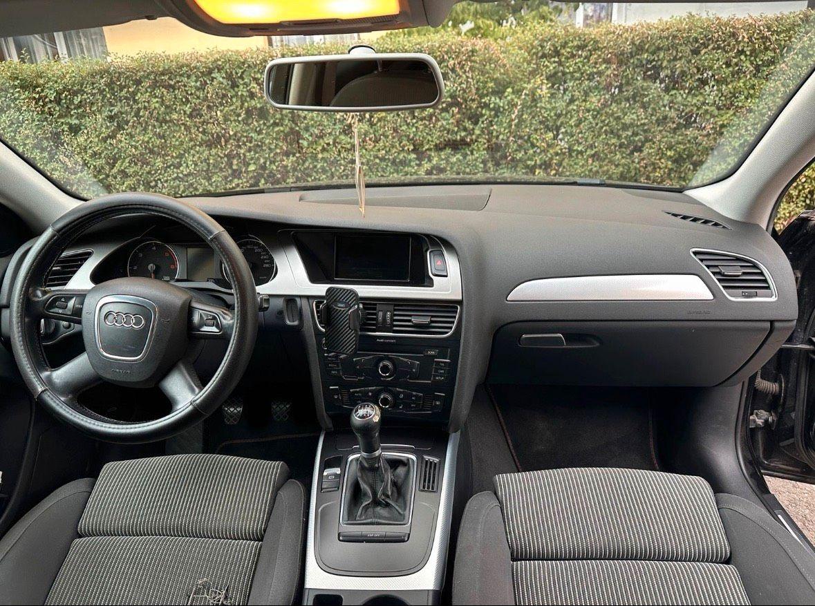 Audi A4 2009 — engine 143 HP (105kW)