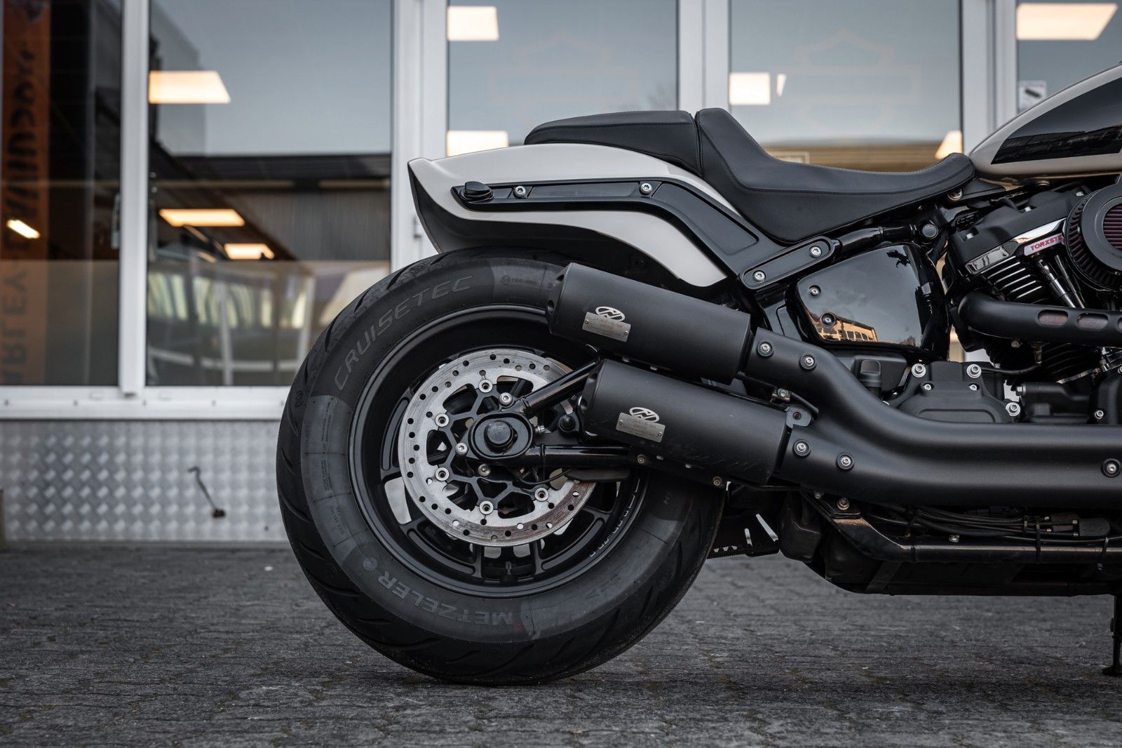 Fahrzeugabbildung Harley-Davidson FXFBS FAT BOB 140 CUI SOFTAIL - TORXSTER  JEKILL