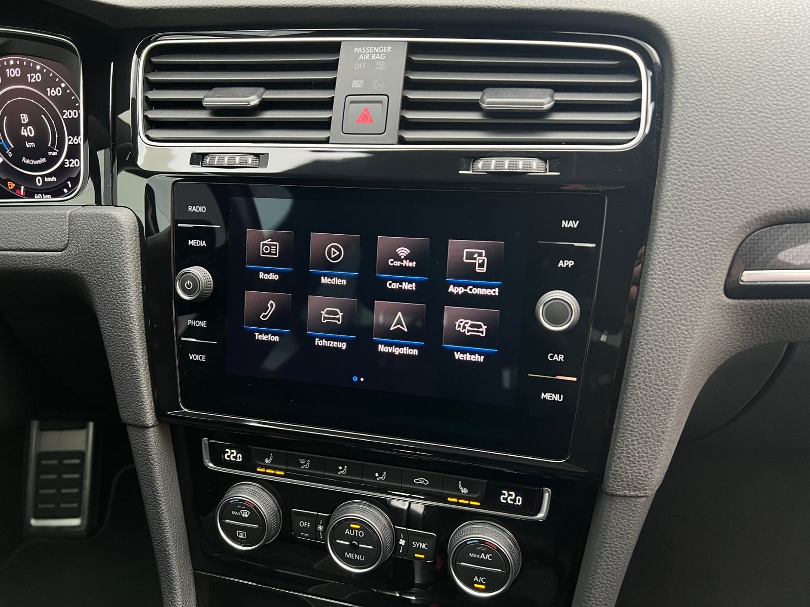 Fahrzeugabbildung Volkswagen Golf VII R 4MOTION 2.0 TSI OPF DSG *Sportauspuff