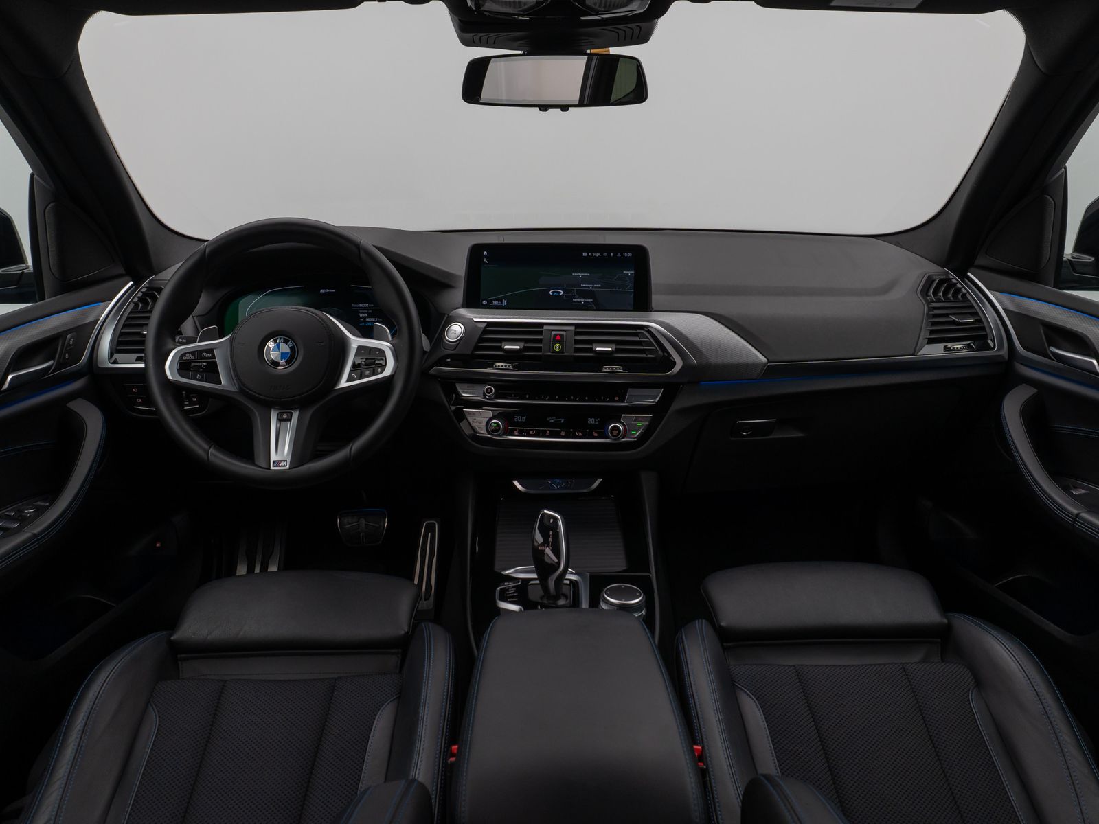 Fahrzeugabbildung BMW X3 xD30e M Sport Kamera HUD DAB HiFi AHK Komfort