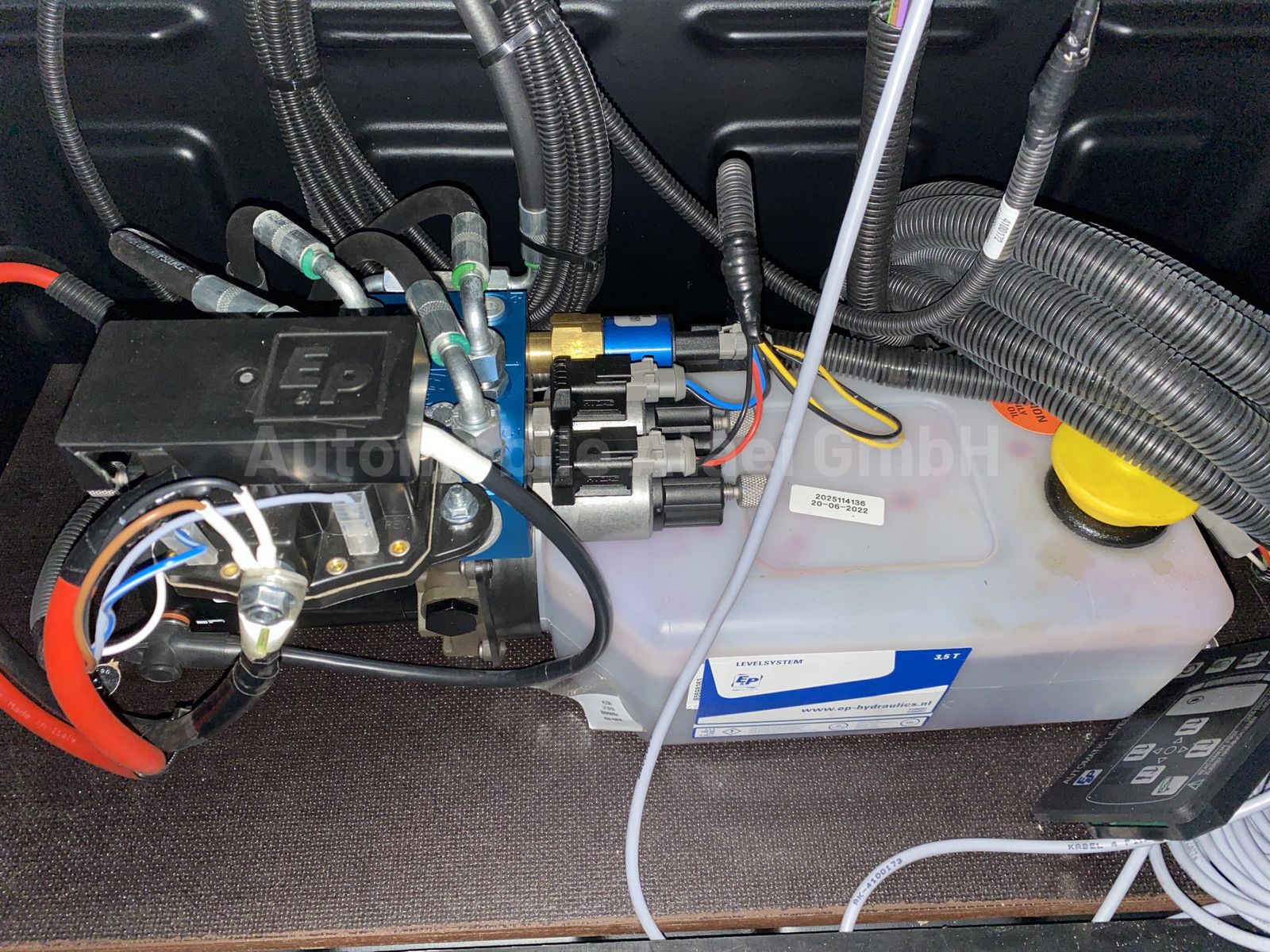 Fahrzeugabbildung Iveco Daily 72C21 *Generator+Wechselrichter+230V* 7253