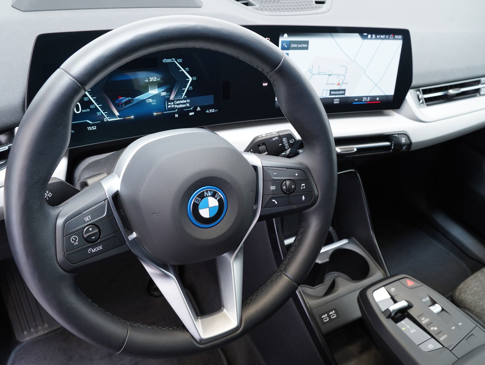 Fahrzeugabbildung BMW iX1 30 xDrive LED/ACC/HEAD-UP/KEYLESS/PANO/360°