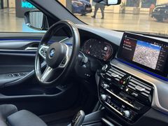 BMW 520 M Sport /LED/Kamera/Winterfreude/4-Zo.