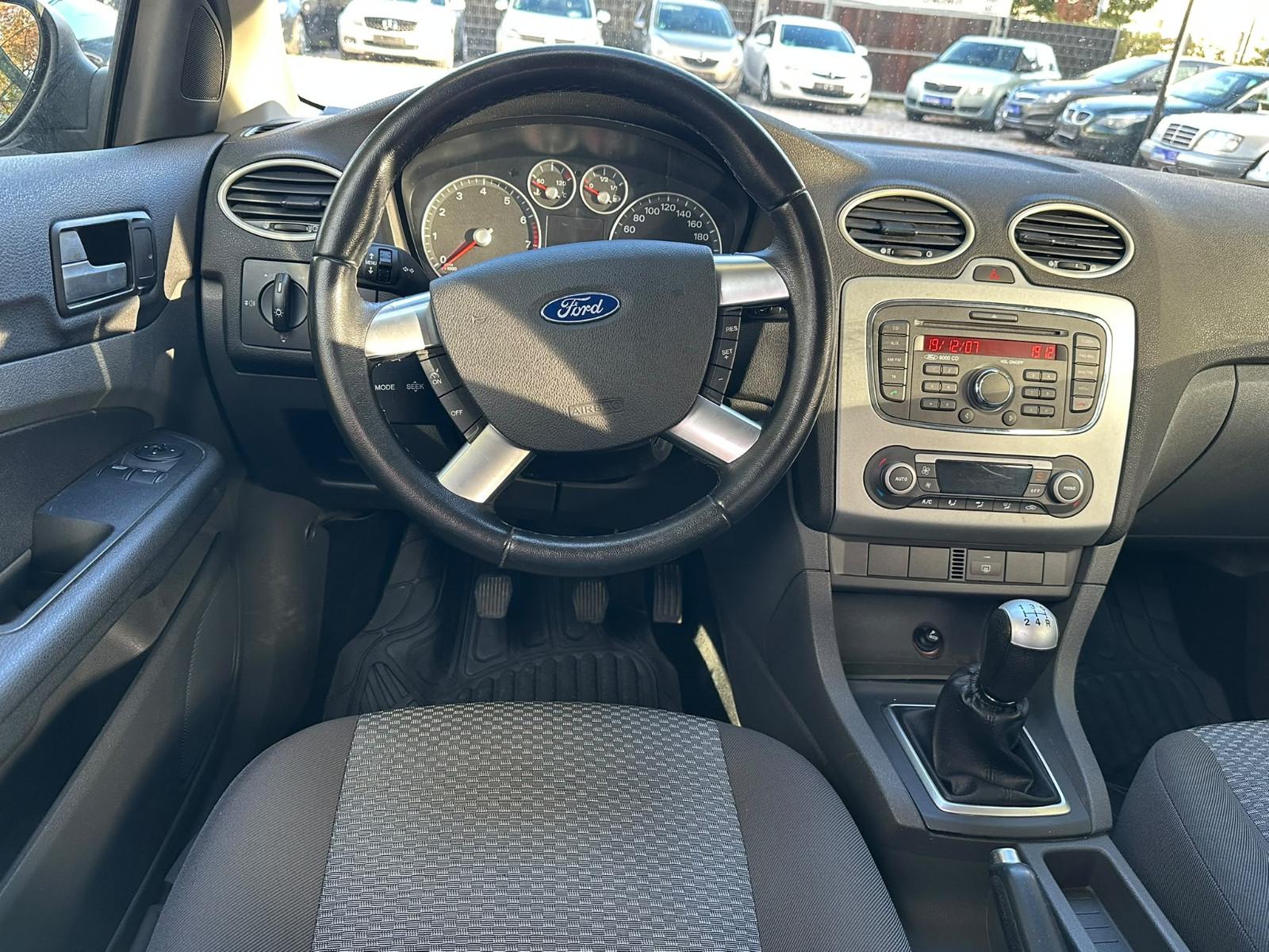 Ford Focus 2008 — photo 14