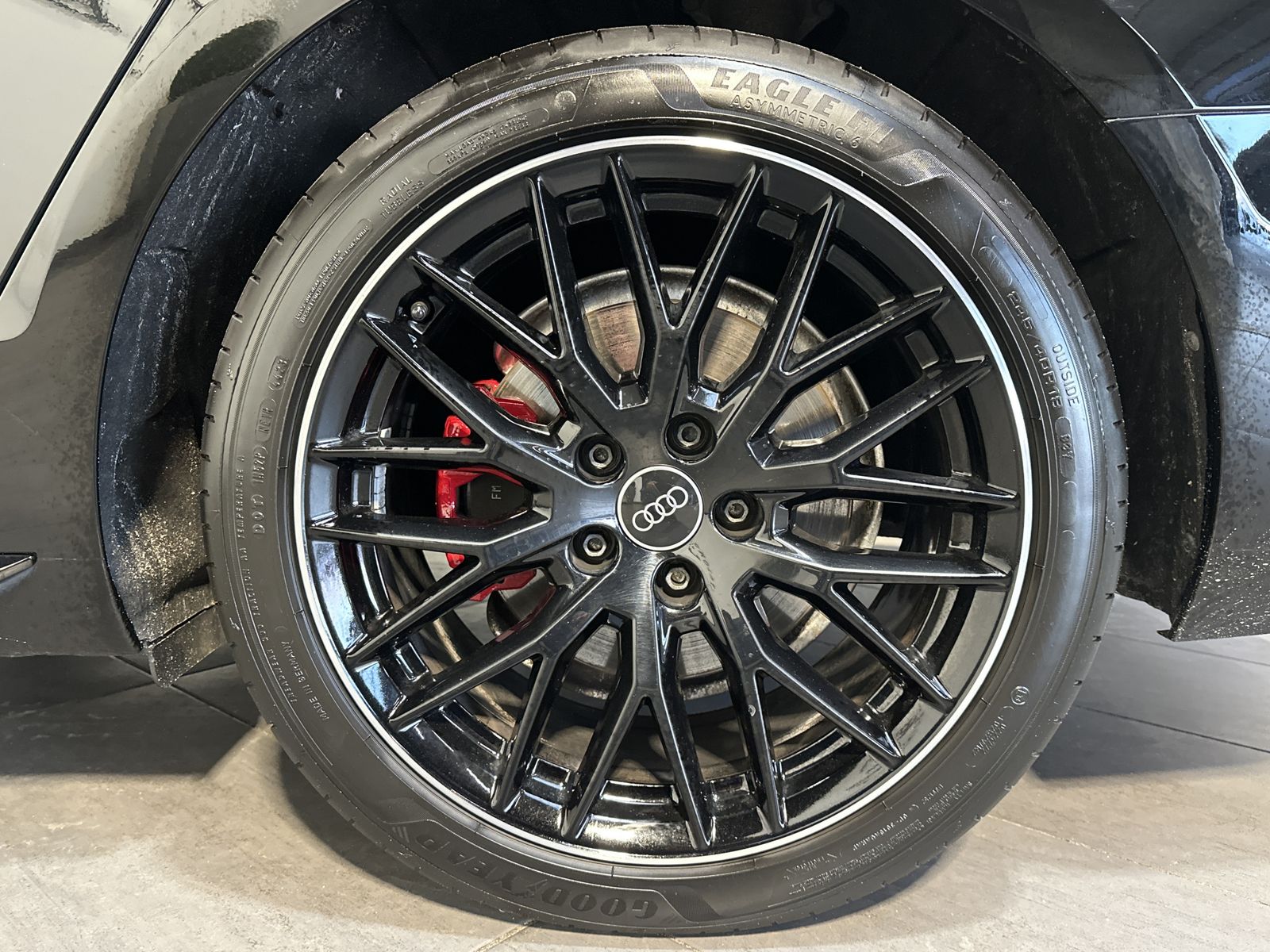 Fahrzeugabbildung Audi A4 Avant 40 TDI Advanced NAV+LED+HUD+TEMPOMAT+PP