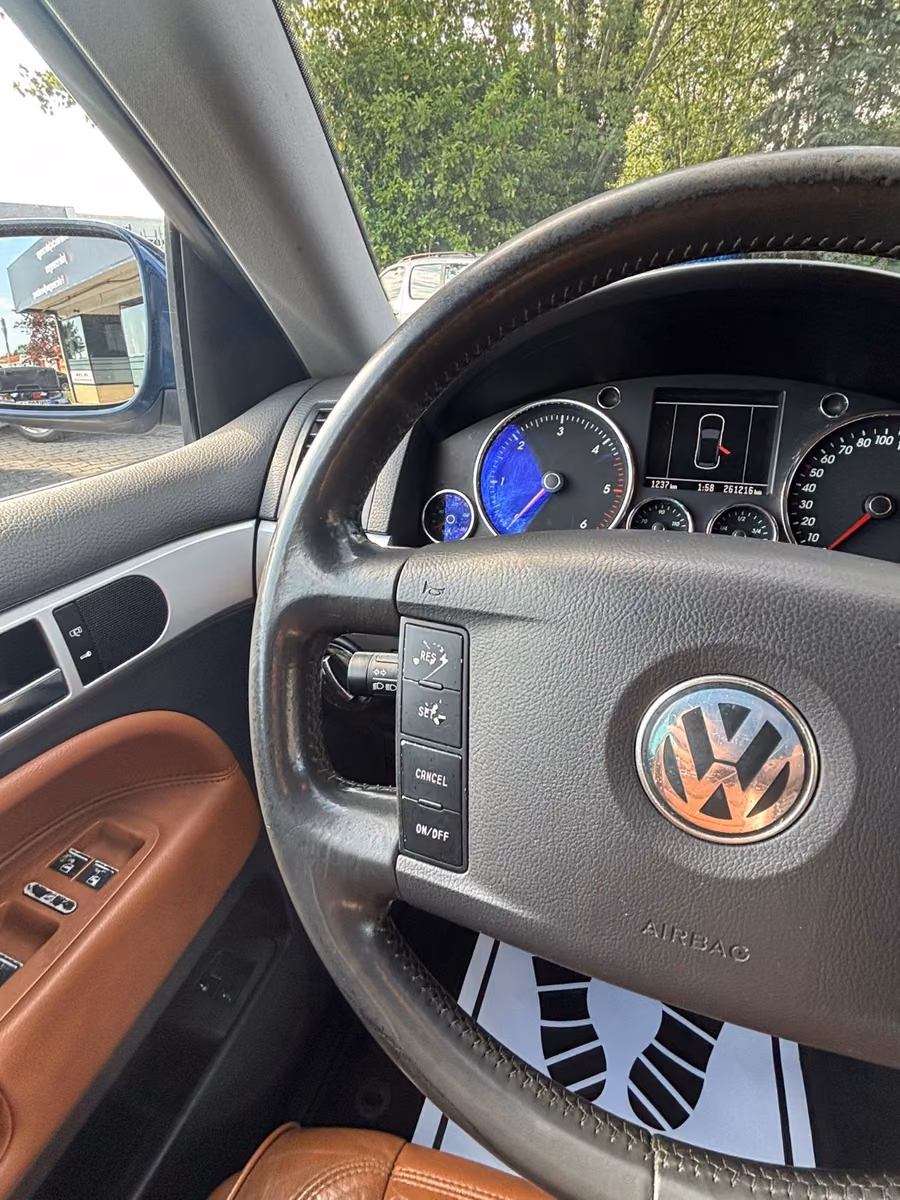 Volkswagen Touareg 2004 — photo 23