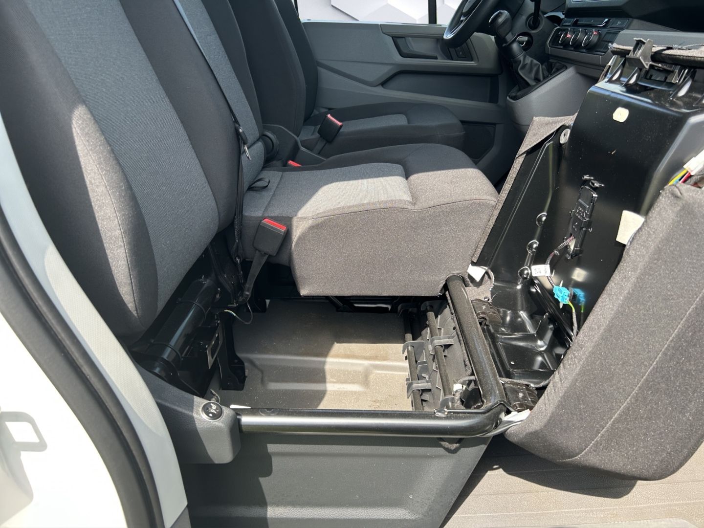 Crafter Kasten mittellang Hochdach FWD 35 2.0TDi