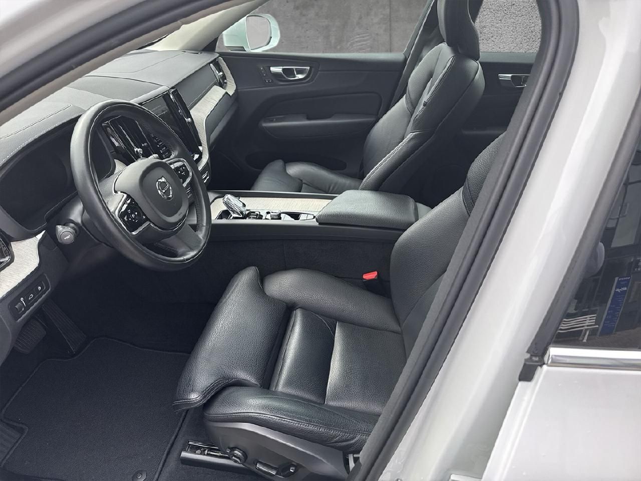 Fahrzeugabbildung Volvo XC60 Inscription Recharge Plug-In Hybrid AWD